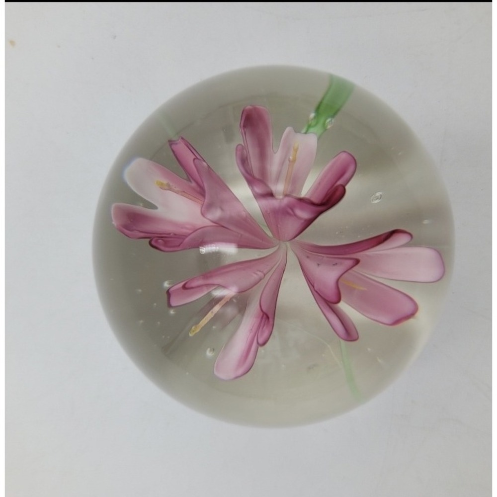 Art Glass Paperweight Pink Flower Lily Controlled Bubbles Clear Crystal Orb